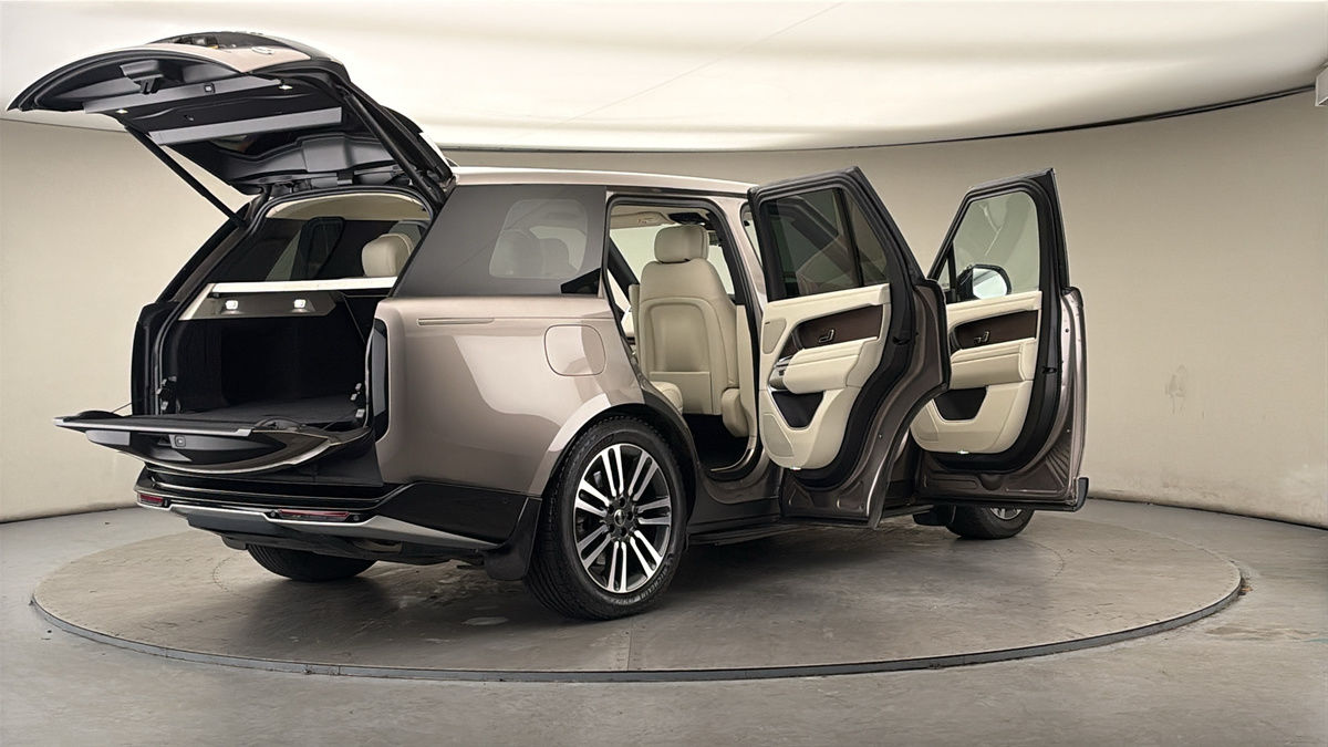 More views of Land Rover Range Rover