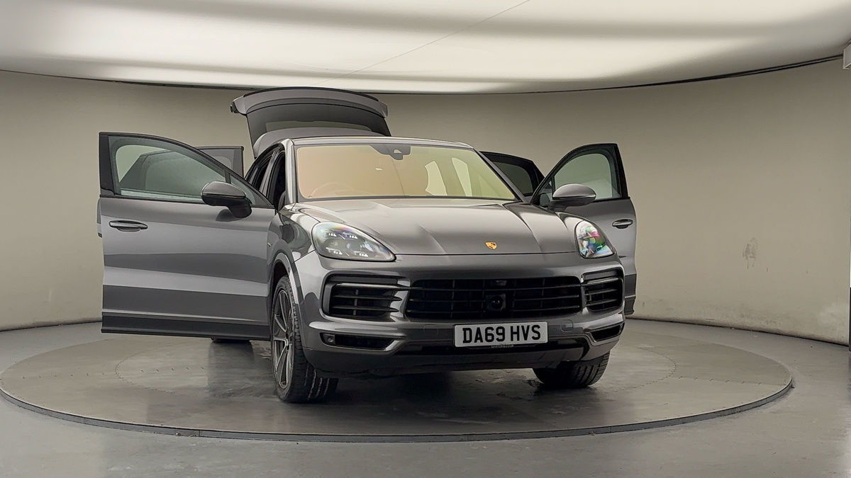 More views of Porsche Cayenne