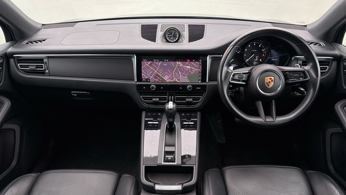 Porsche Macan Image 12