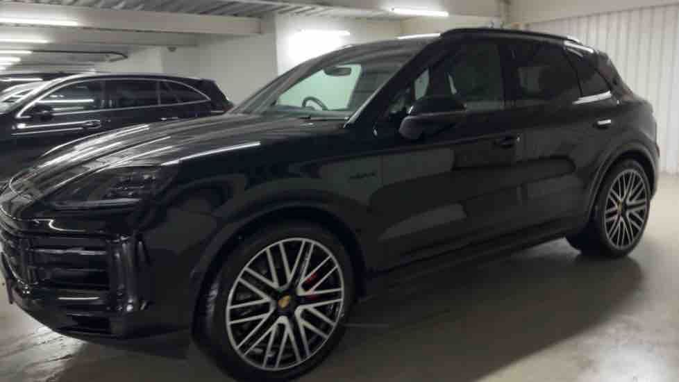 More views of Porsche Cayenne