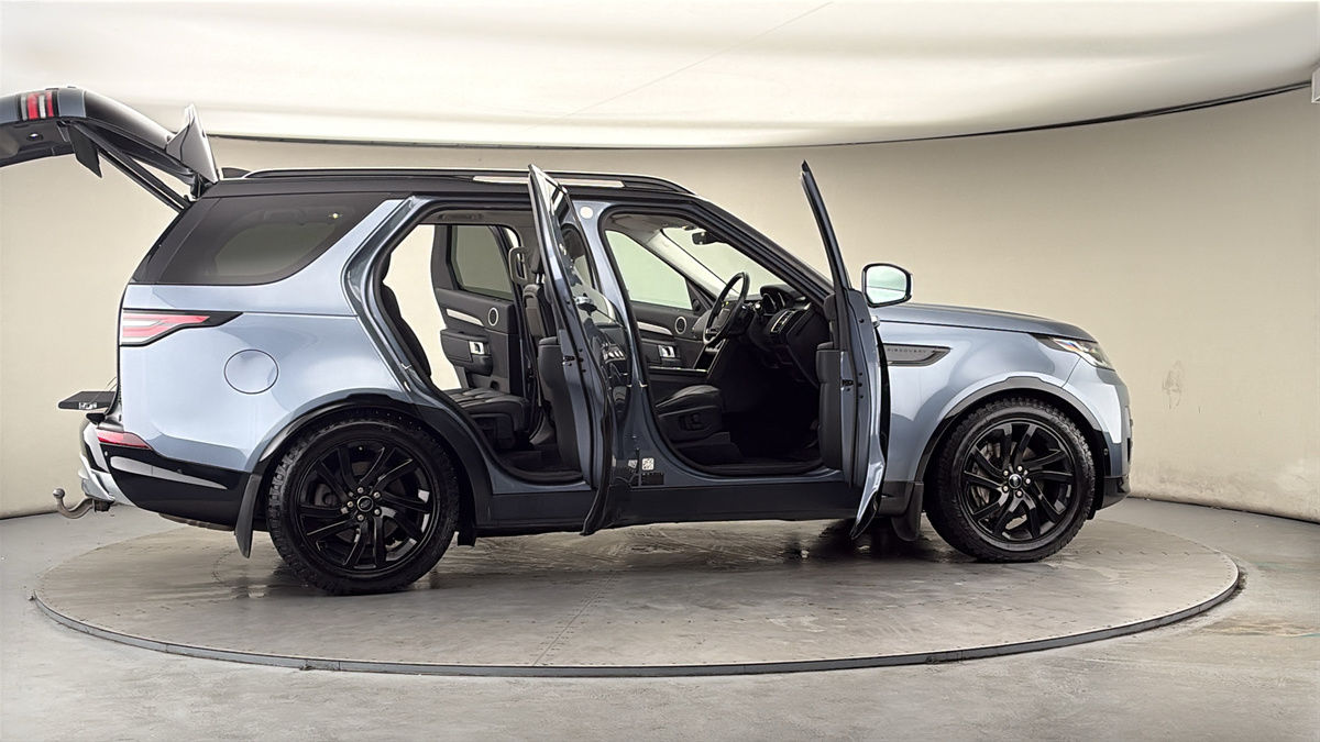 More views of Land Rover Discovery