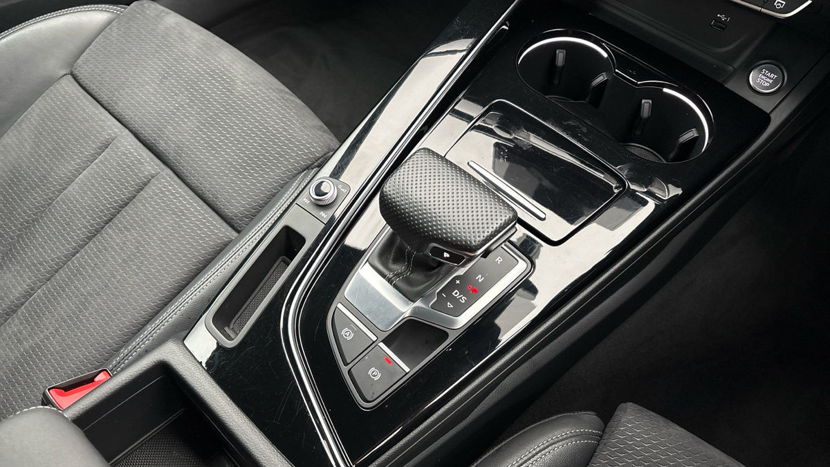 Audi A4 Avant Image 18