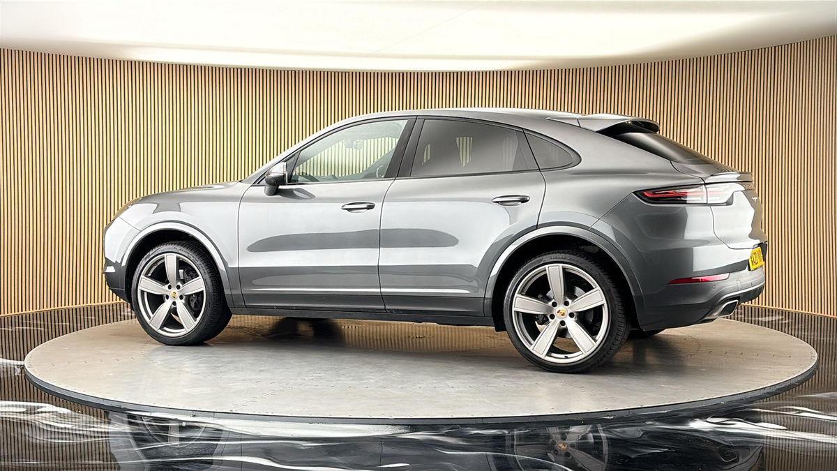 More views of Porsche Cayenne