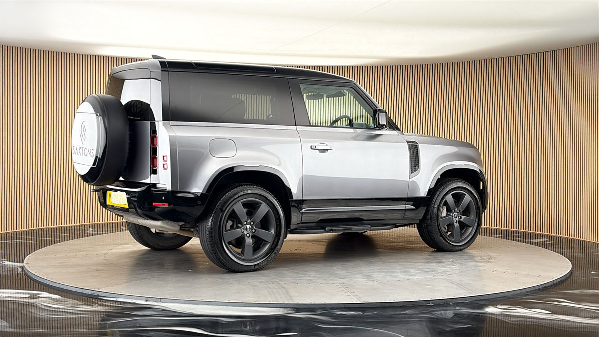 More views of Land Rover Defender 90