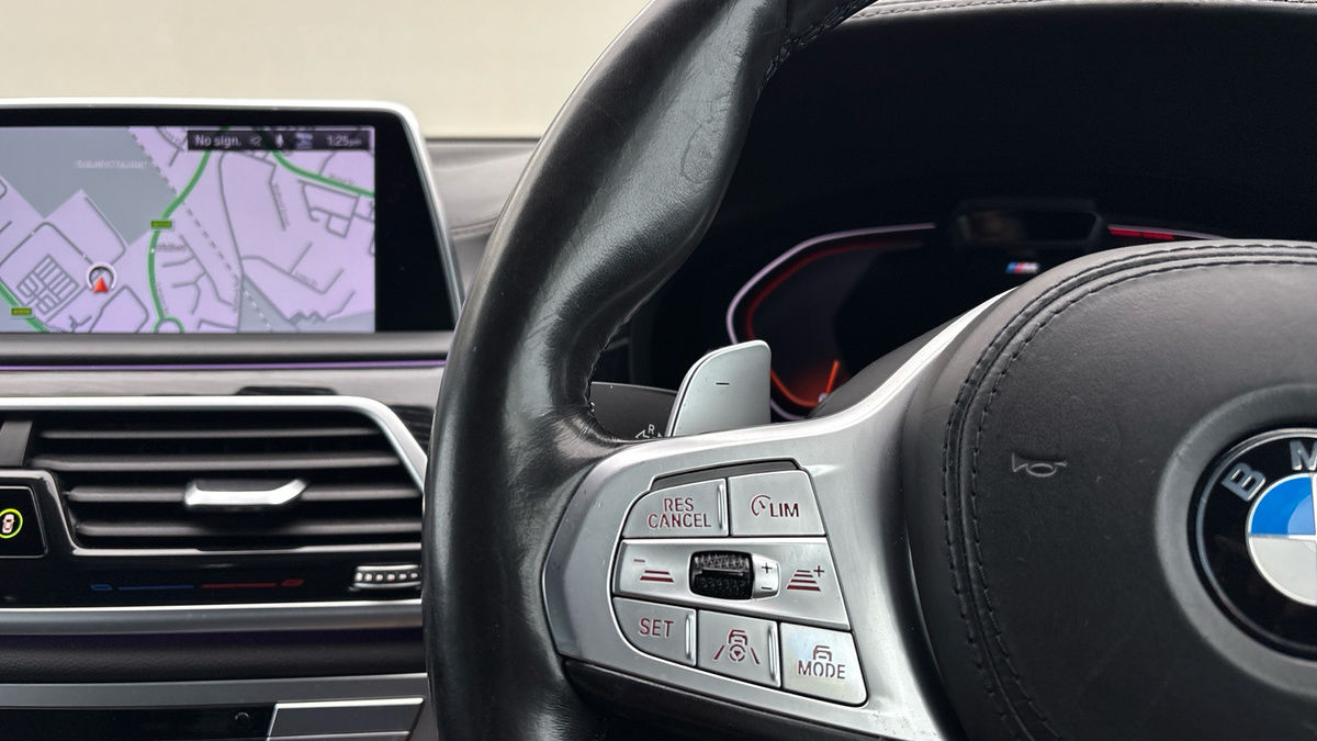 BMW 7 Series Image 13