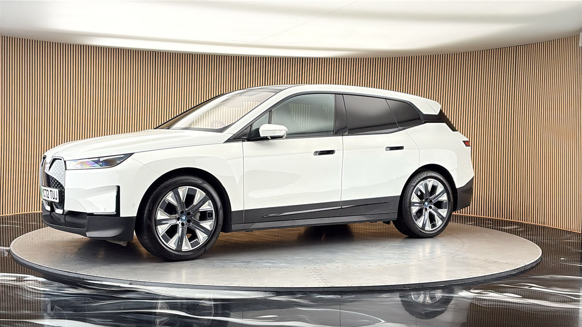 More views of BMW iX