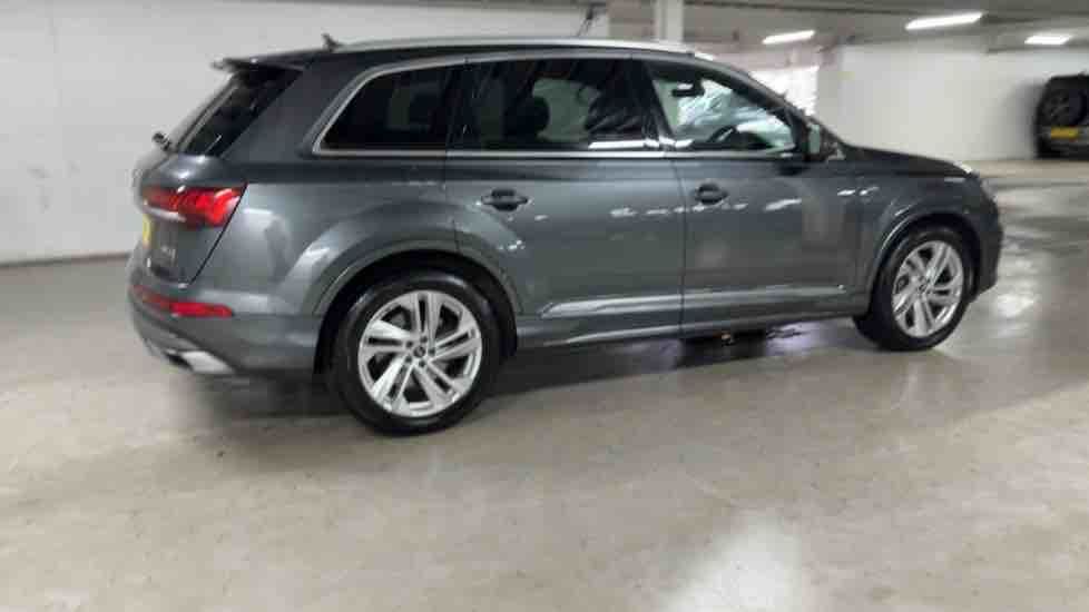 More views of Audi Q7