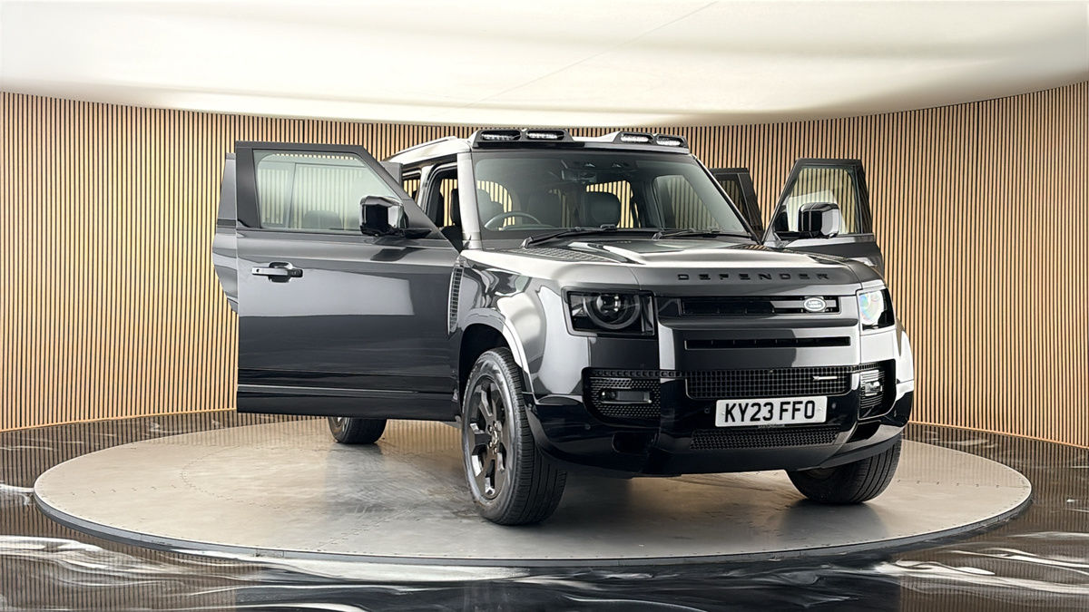 More views of Land Rover Defender 110