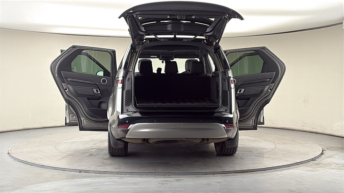 More views of Land Rover Discovery