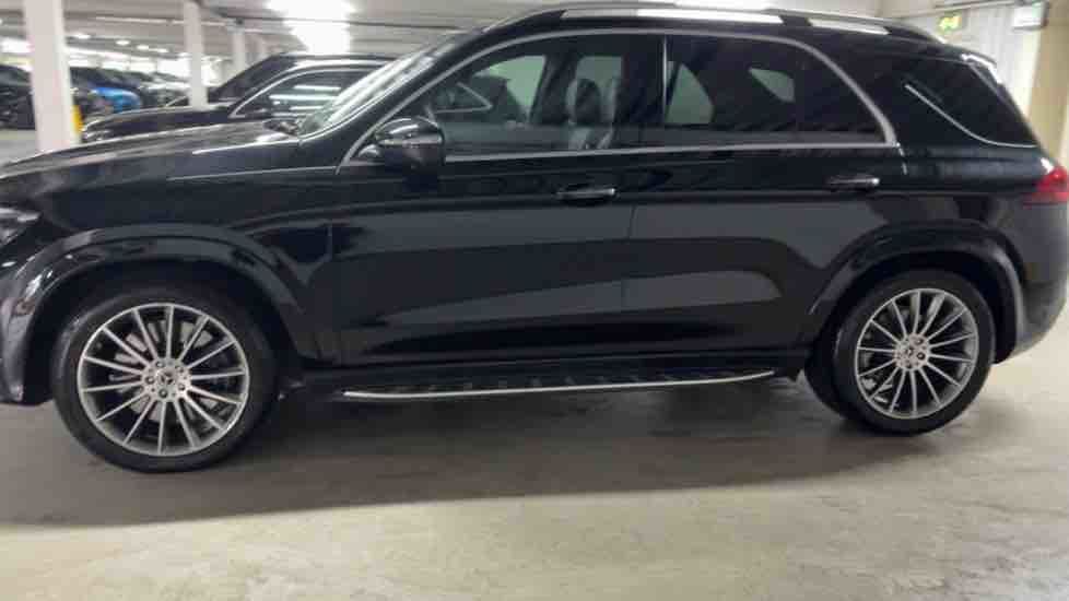 More views of Mercedes-Benz GLE