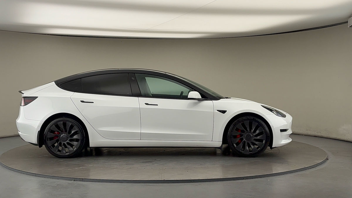 Tesla Model 3 Image 16