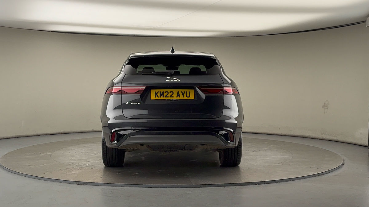 Jaguar F-PACE Image 4