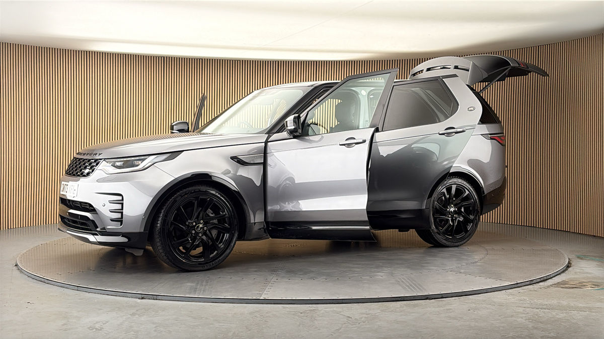 More views of Land Rover Discovery