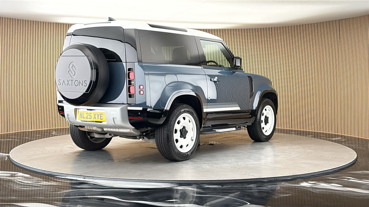 More views of Land Rover Defender 90