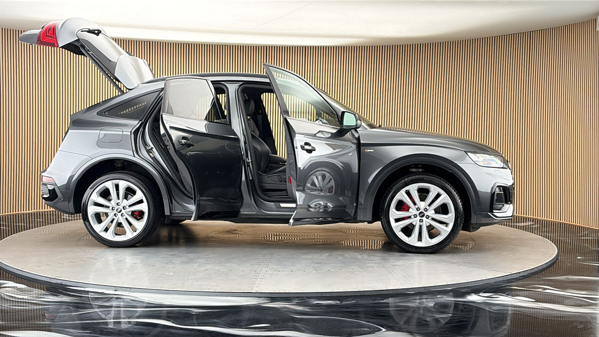 More views of Audi Q5