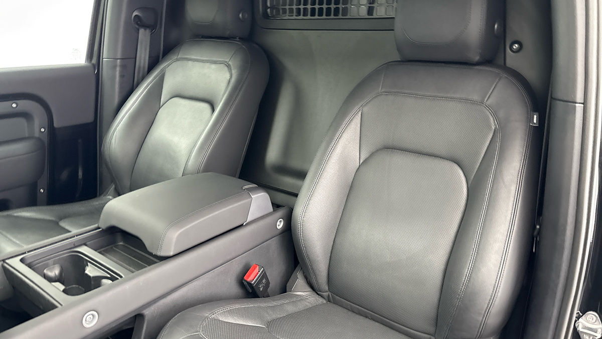 Land Rover Defender 90 Urban Image 7