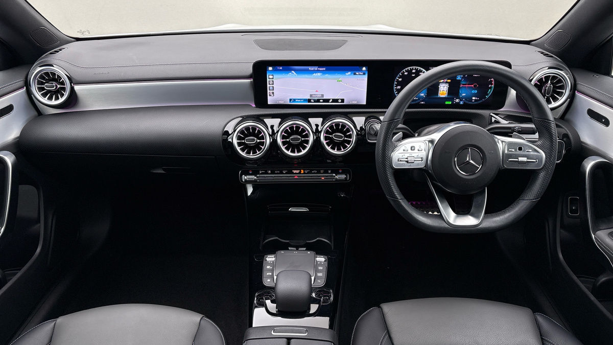 Mercedes-Benz CLA Image 12