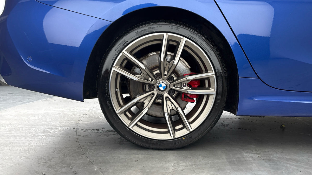 BMW 3 Series Image 10