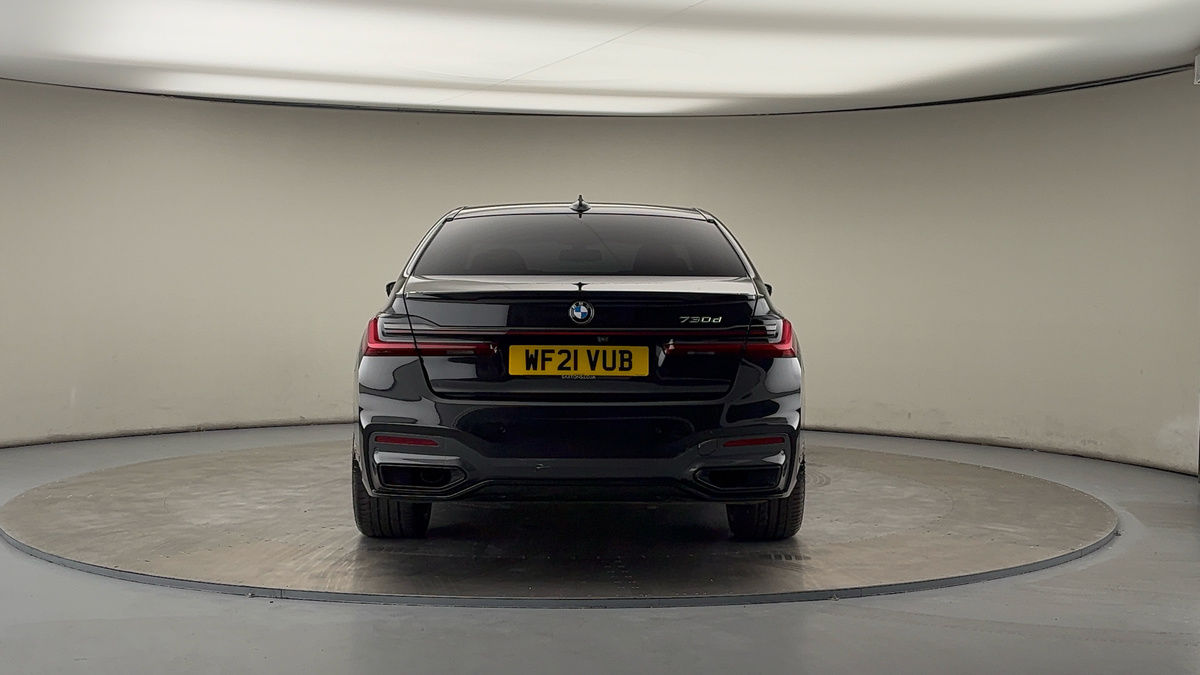 BMW 7 Series Image 4