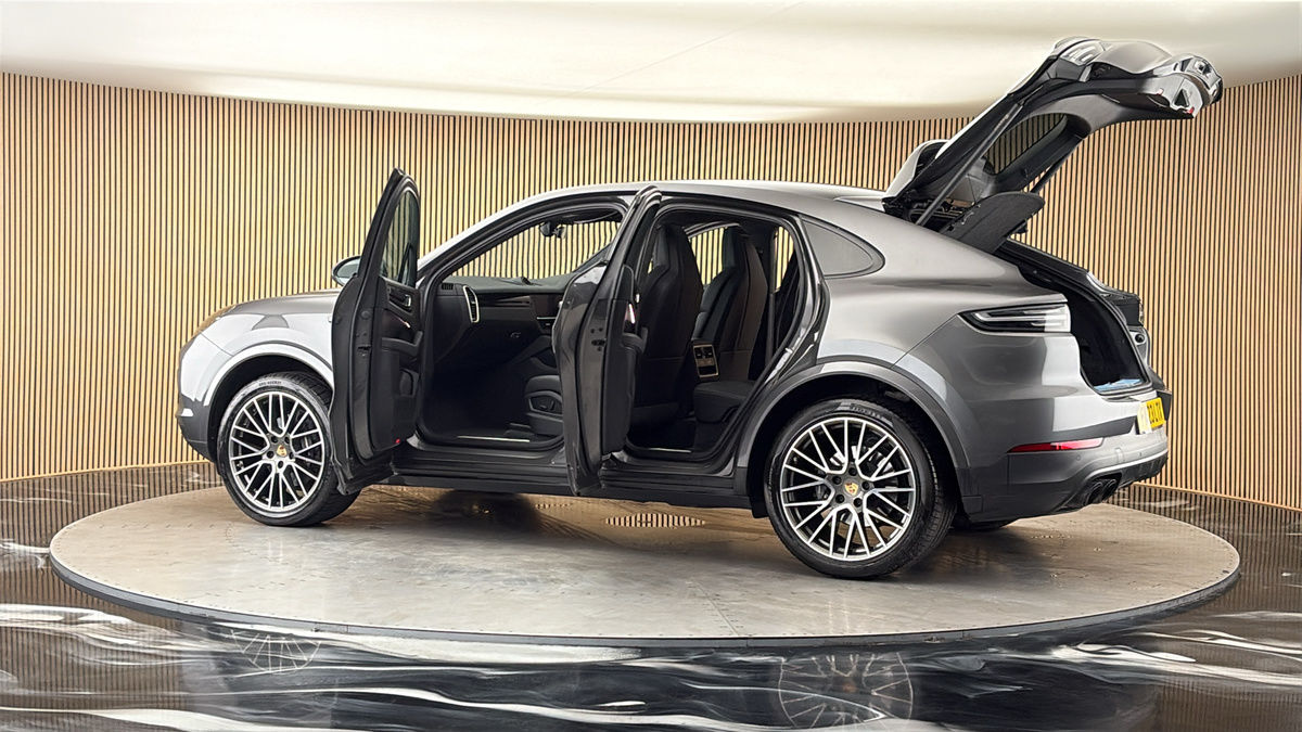 More views of Porsche Cayenne