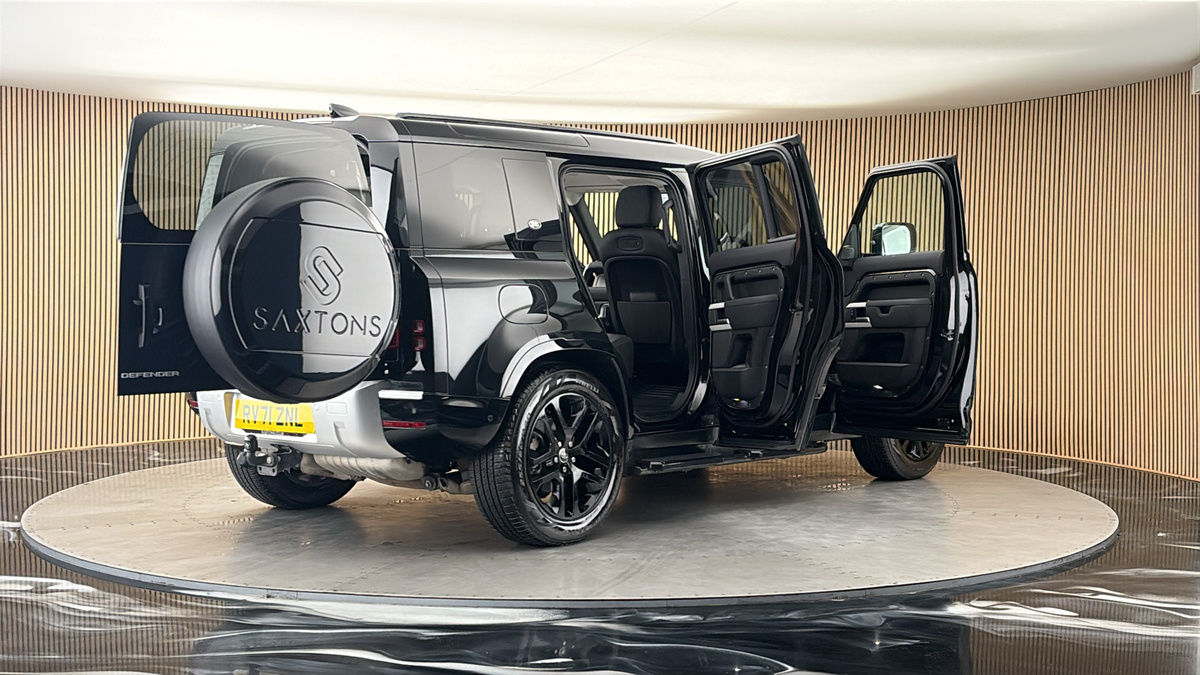 More views of Land Rover Defender 110