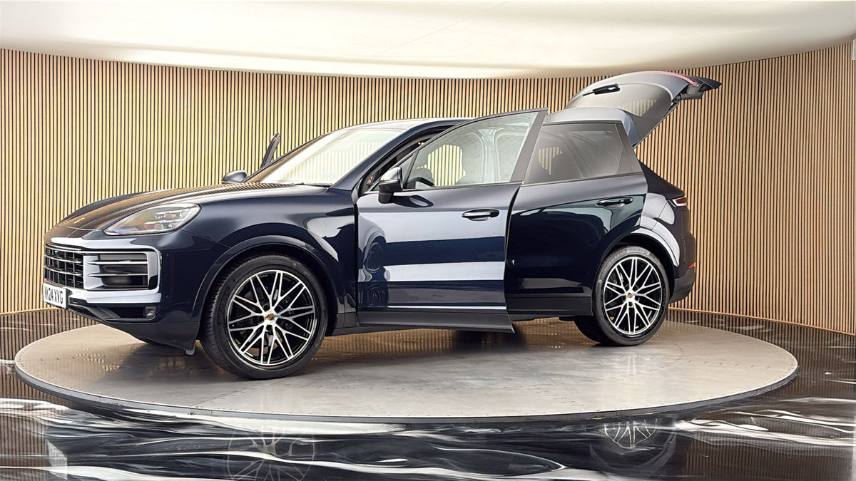 More views of Porsche Cayenne