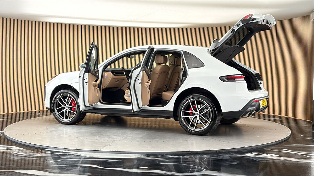 More views of Porsche Macan