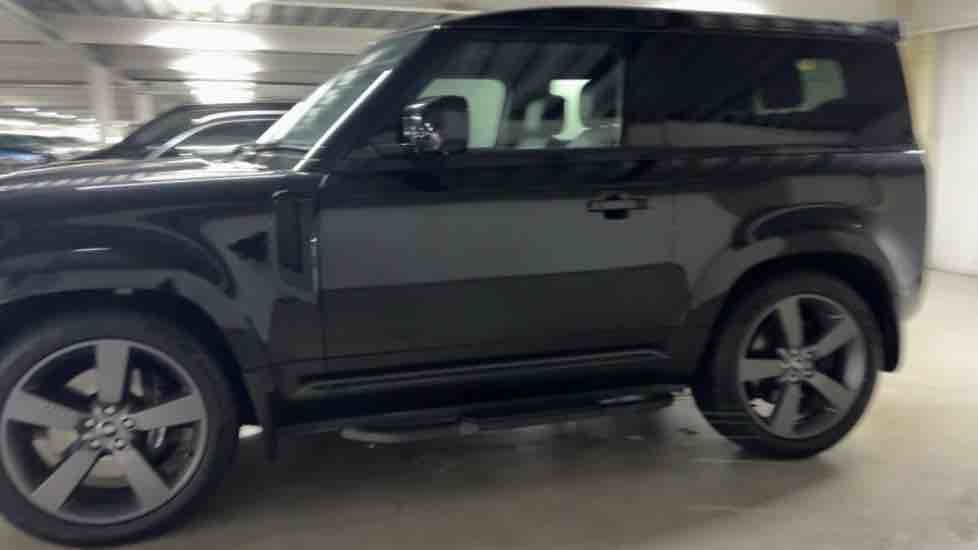 More views of Land Rover Defender 90