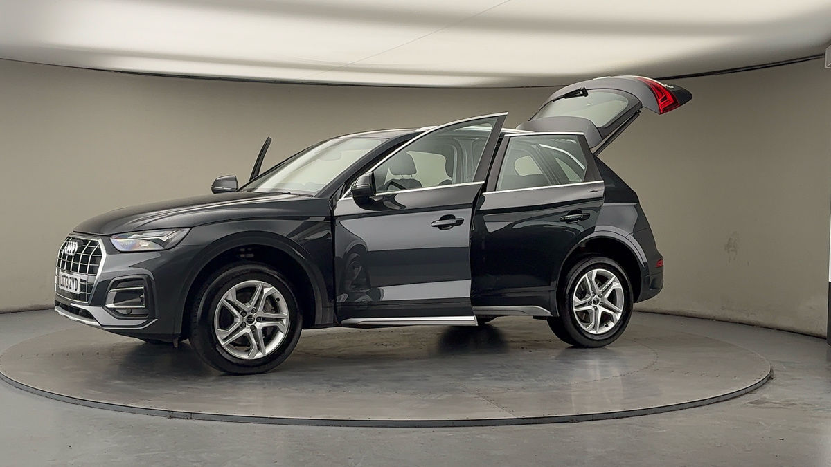 More views of Audi Q5