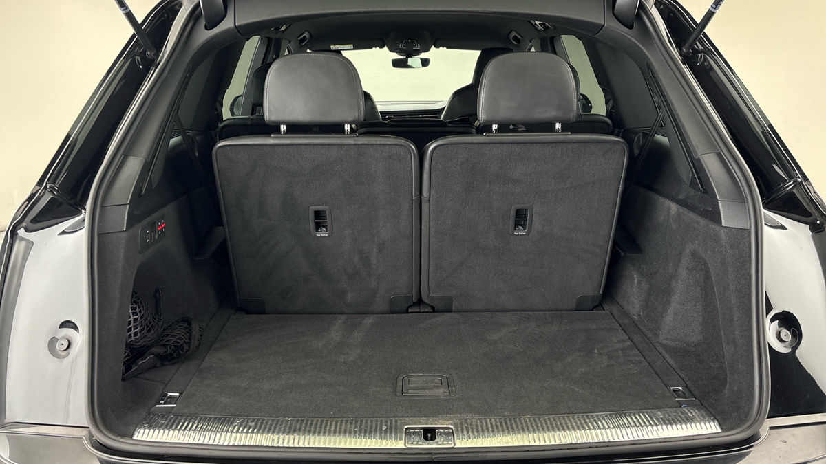 Audi SQ7 Image 11