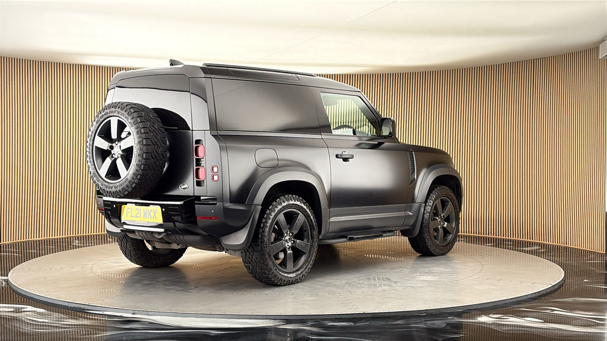 Land Rover Defender 90 Image 21