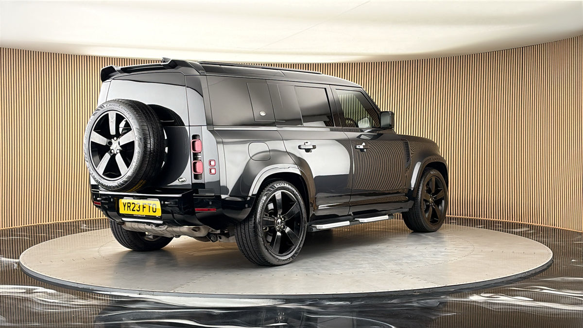 More views of Land Rover Defender 110