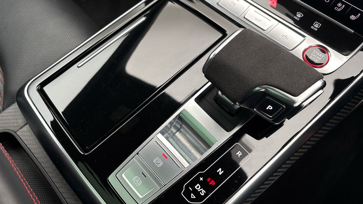 Audi RSQ8 Image 30
