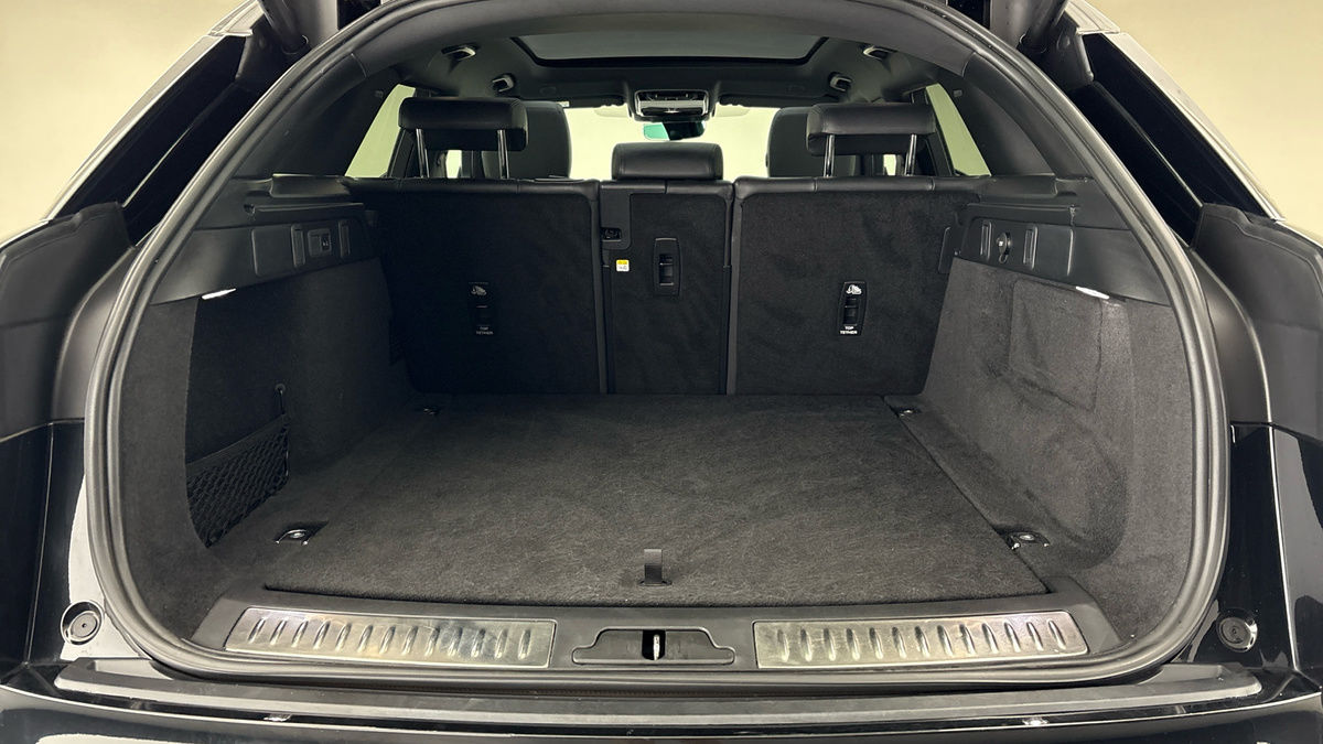Land Rover Range Rover Velar Image 11
