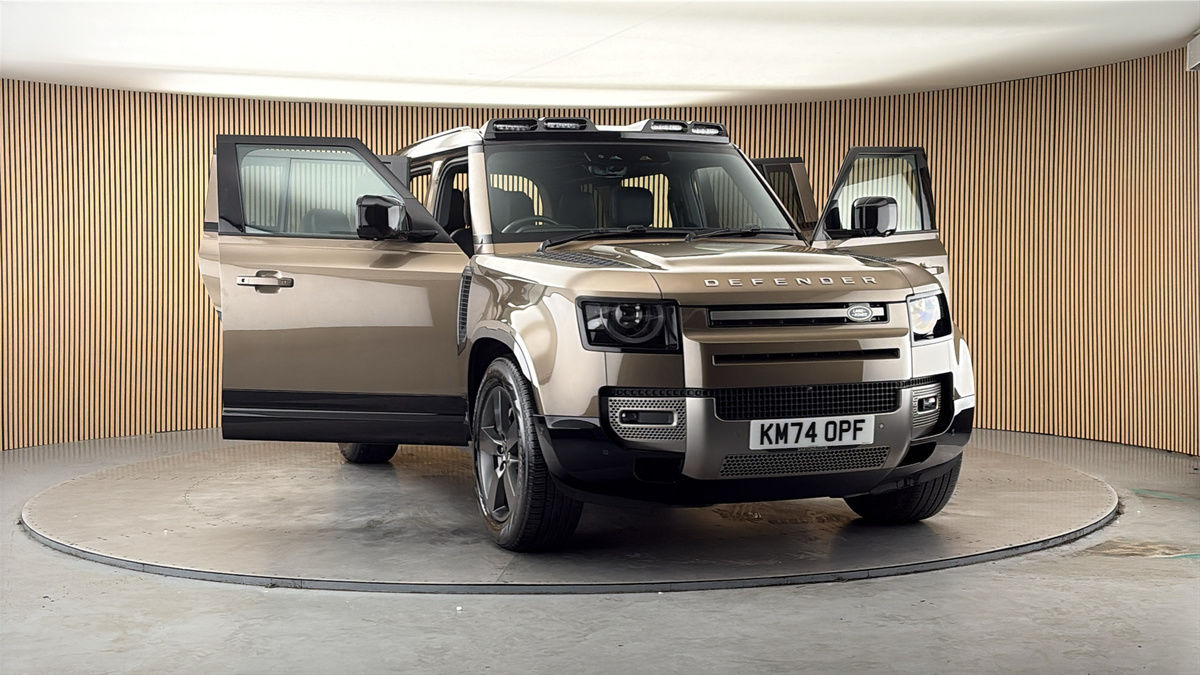 More views of Land Rover Defender 110