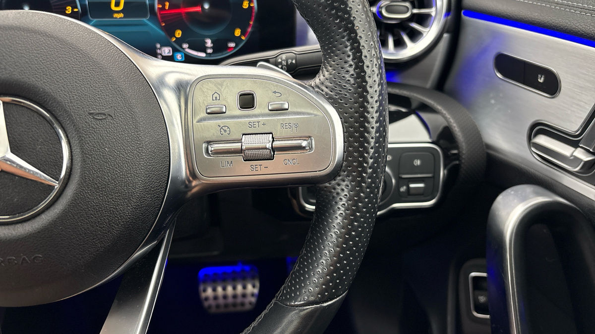 Mercedes-Benz CLA Image 14