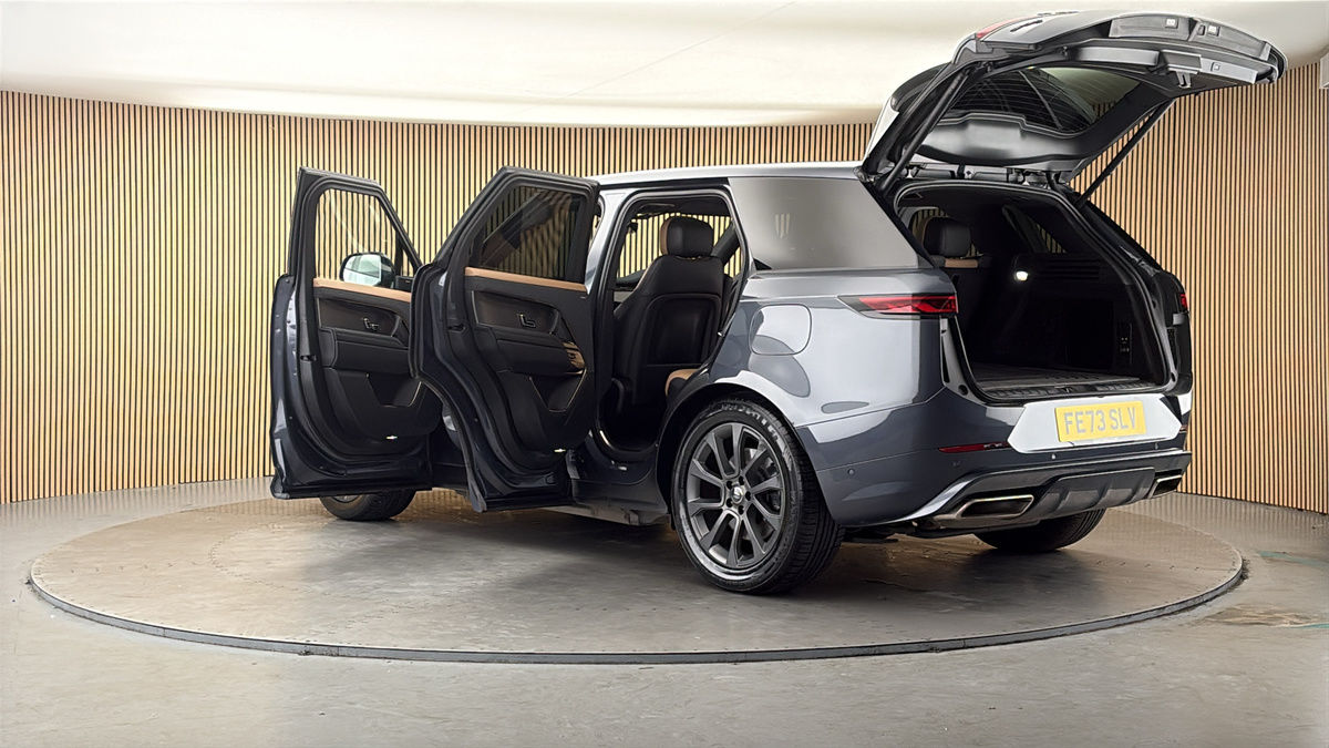More views of Land Rover Range Rover Sport