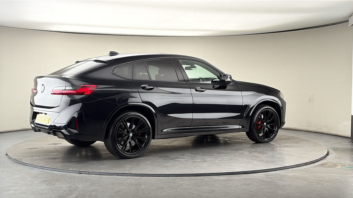More views of BMW X4