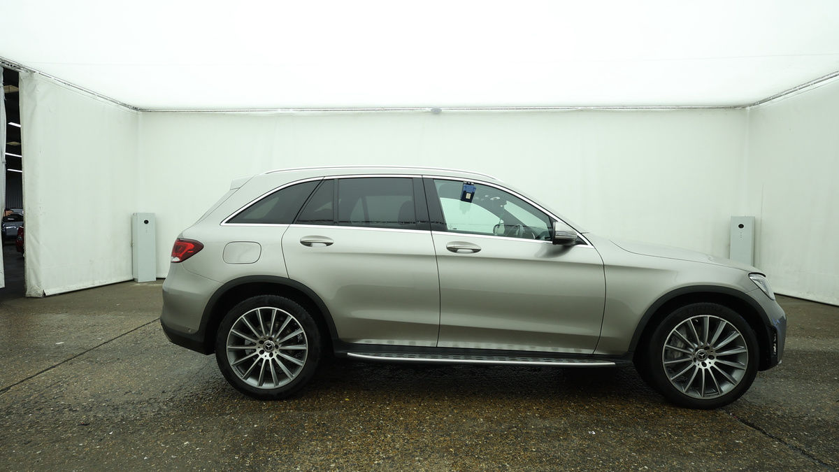 Mercedes-Benz GLC Image 9