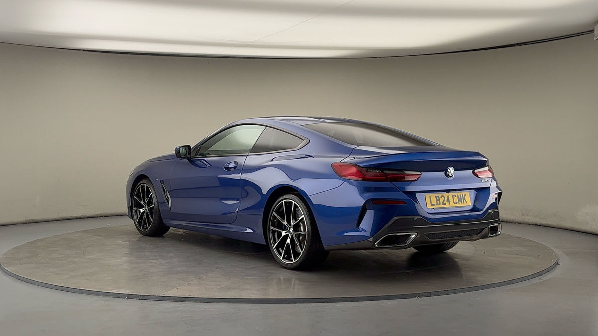 BMW 8 Series Image 2