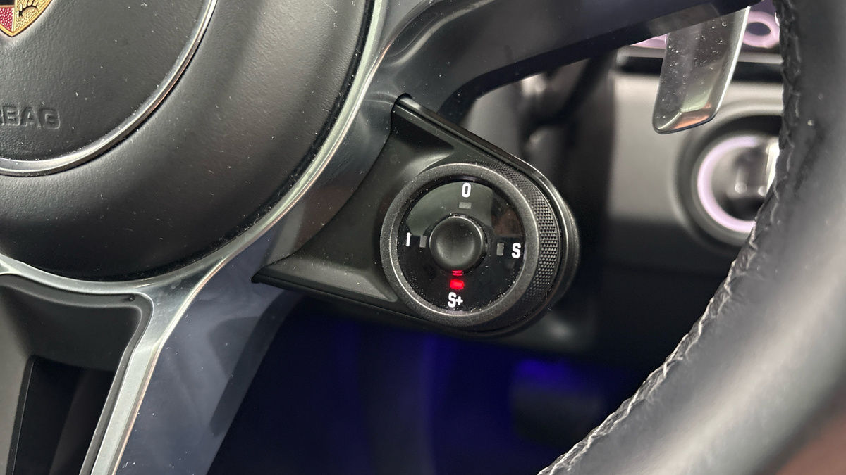 Porsche Cayenne Image 33