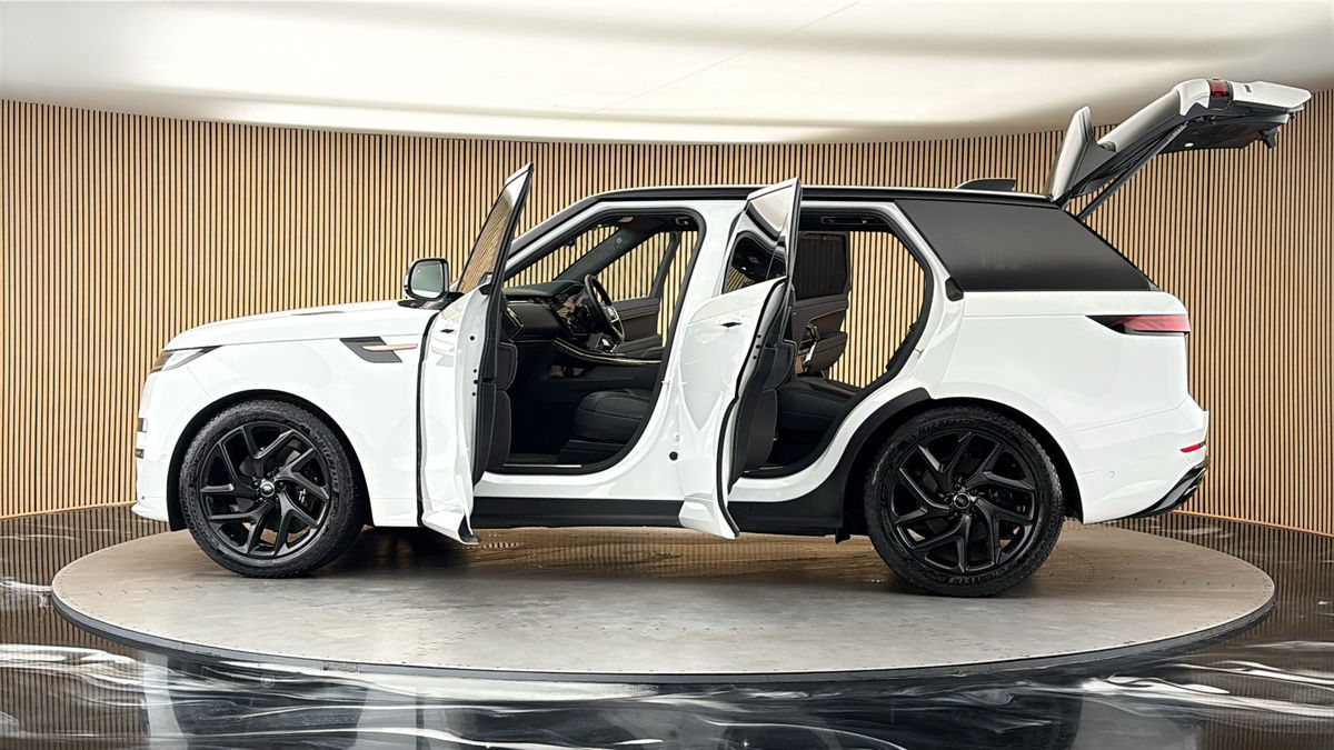More views of Land Rover Range Rover Sport
