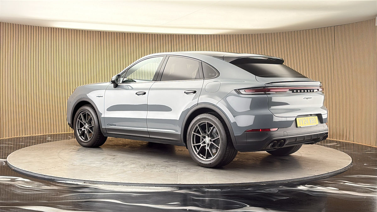 More views of Porsche Cayenne