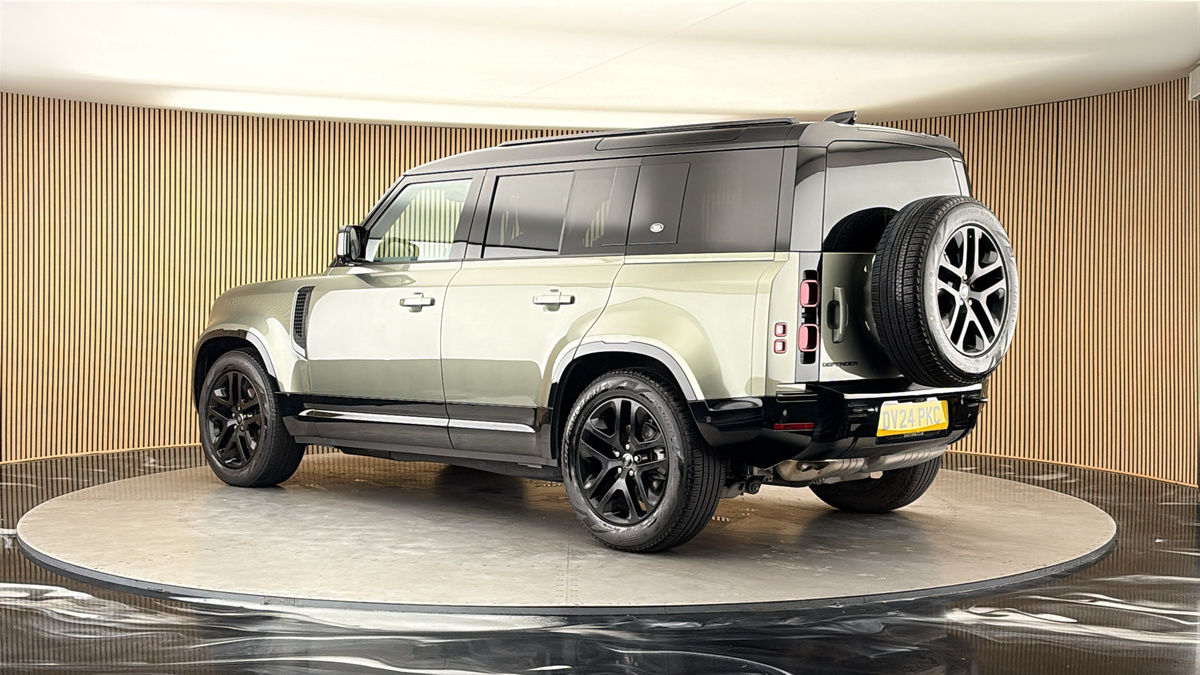 More views of Land Rover Defender 110