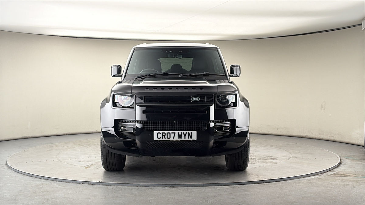 Land Rover Defender 110 Image 3