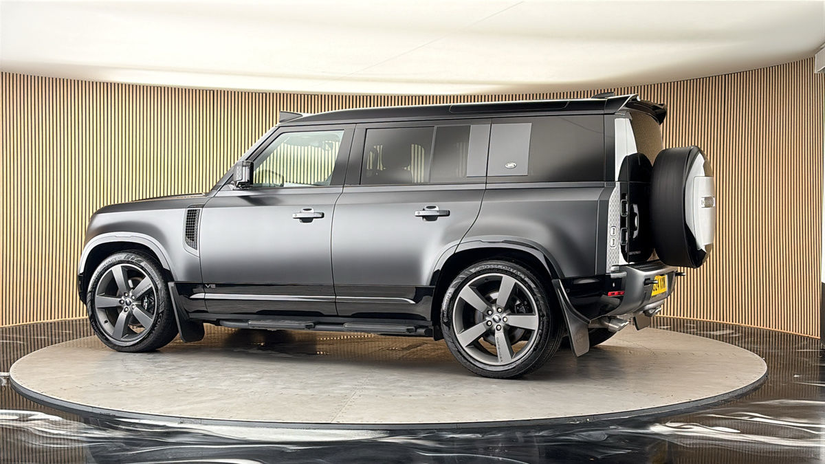 More views of Land Rover Defender 110