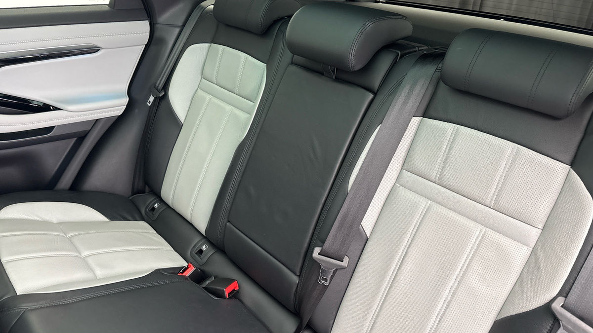 Land Rover Range Rover Evoque Image 8