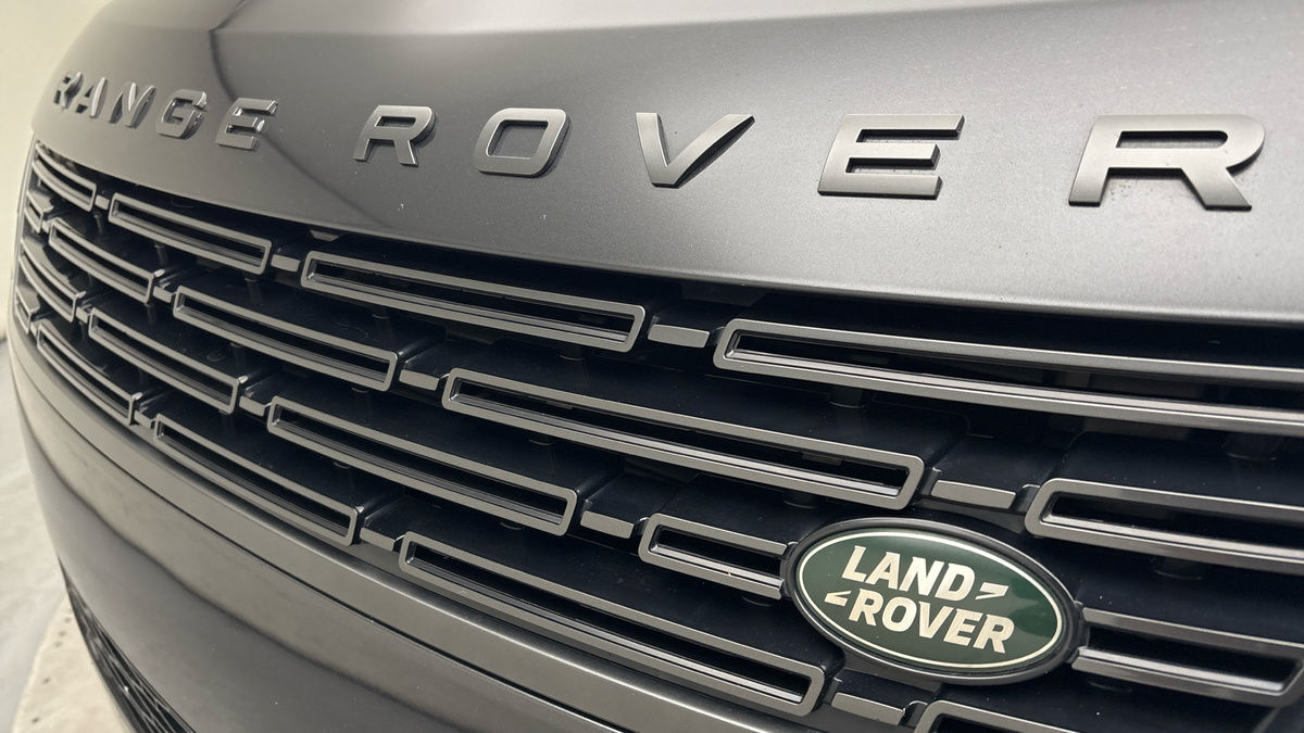 Land Rover Range Rover Sport Image 24
