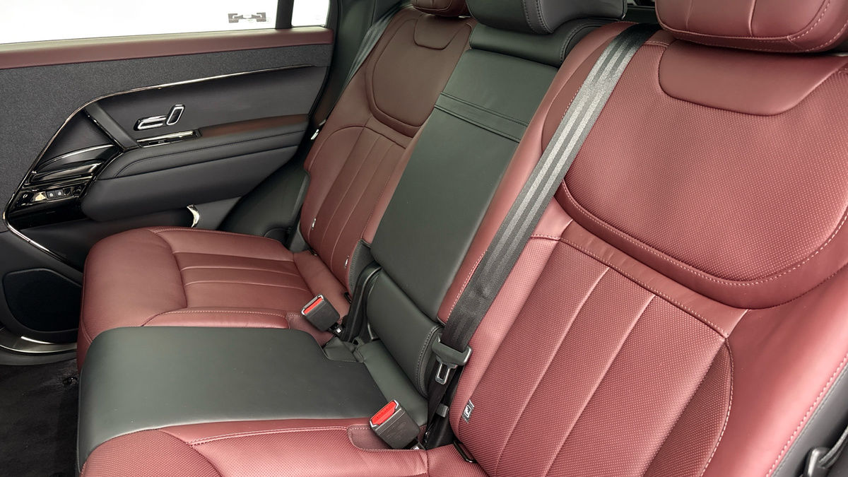 Land Rover Range Rover Sport Image 8