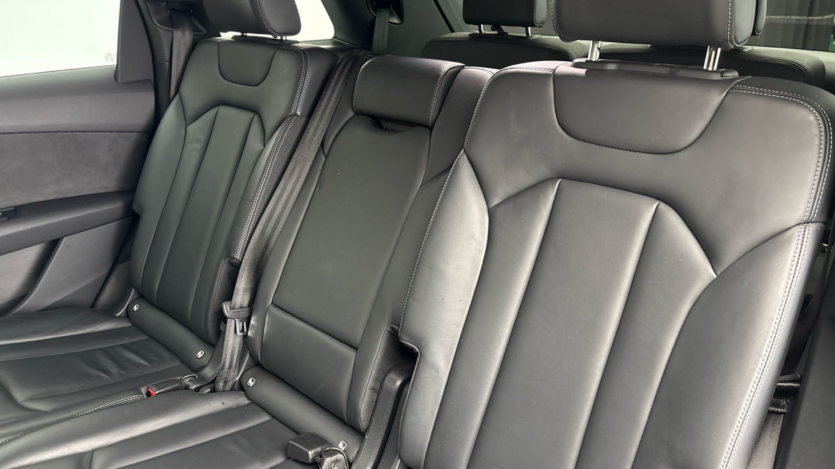 Audi Q7 Image 8